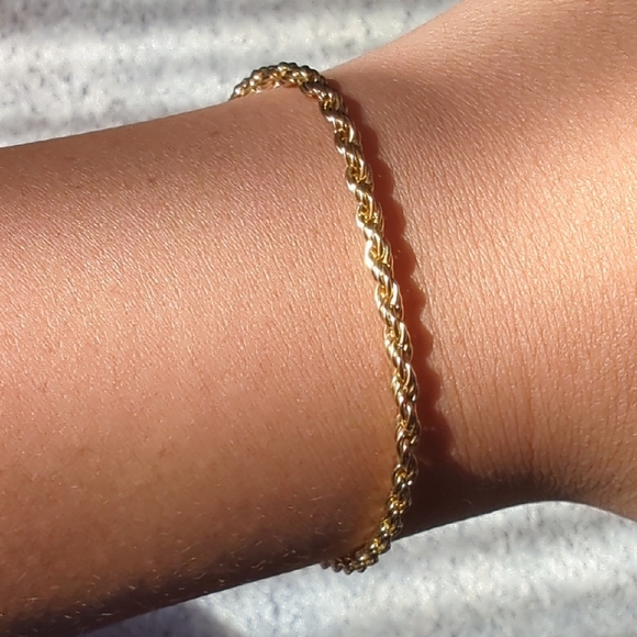 Elegant Gold Rope Chain Bracelet - Picture 10 of 11